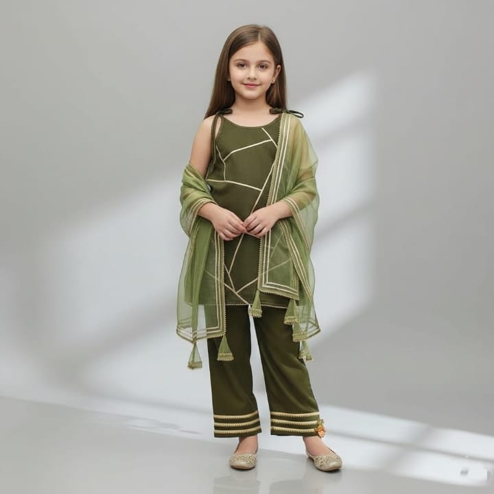 Pre Order: Green Strappy Kurti With Pant And Dupatta