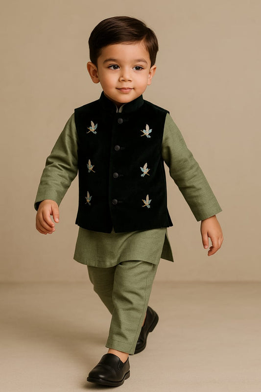 Pre Order: Ethnic Kurta With Embroidered Velvet Jacket And Pyjama