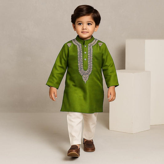 Pre Order: Green Zari Embroidered Kurta With Off White Pyjama