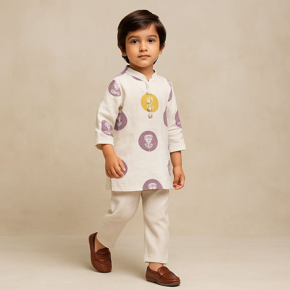 Pre Order: Off White Printed Kurta And Pyjama