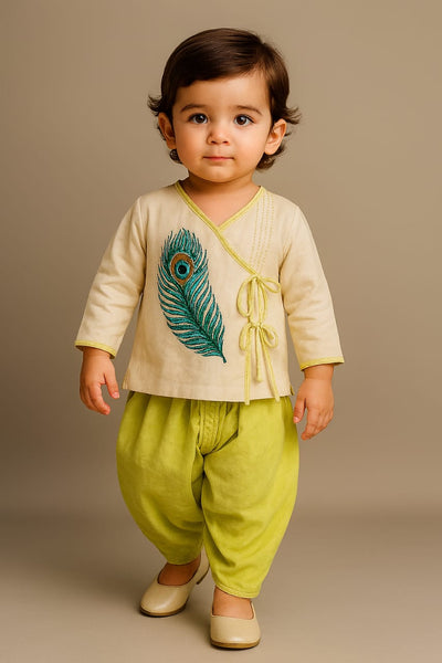 Pre Order: Mor Pankh Embroidered Off White Kurta With Green Dhoti