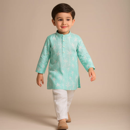 Pre Order: Pockets Detailed Printed Kurta With Off White Pyjama