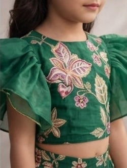 Pre Order: Hariyali Pushp Lehenga Set