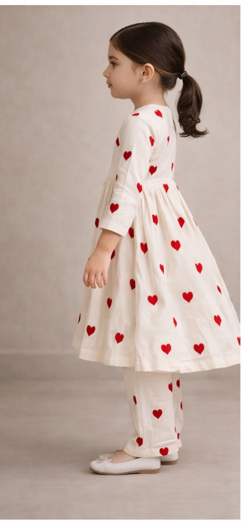 Pre Order: White Hearts Royale Sets