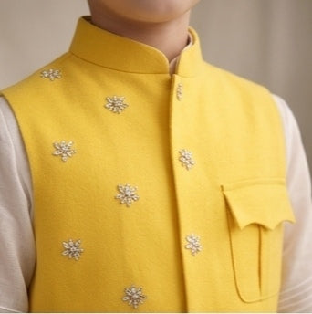 Pre Order: Nehru Kurta Set With Jacket
