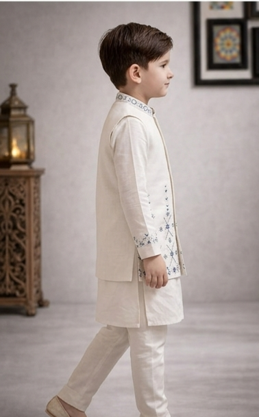 Pre Order: Parampara Loom Kurta Set With Jacket