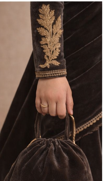 Pre Order: Noor-e-Sham Velvet Saree