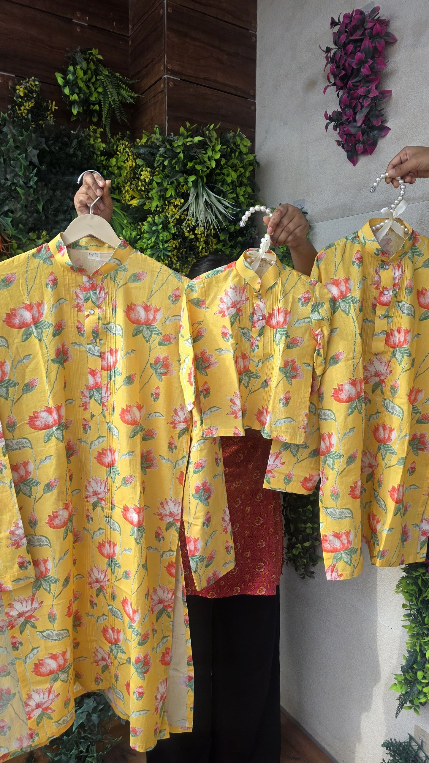 Pre Order: Floral Printed Pin Tuck Detailed Kurta With Pyjama