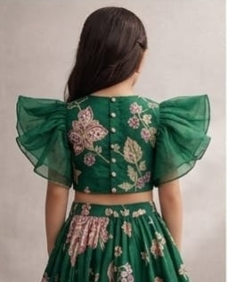 Pre Order: Hariyali Pushp Lehenga Set