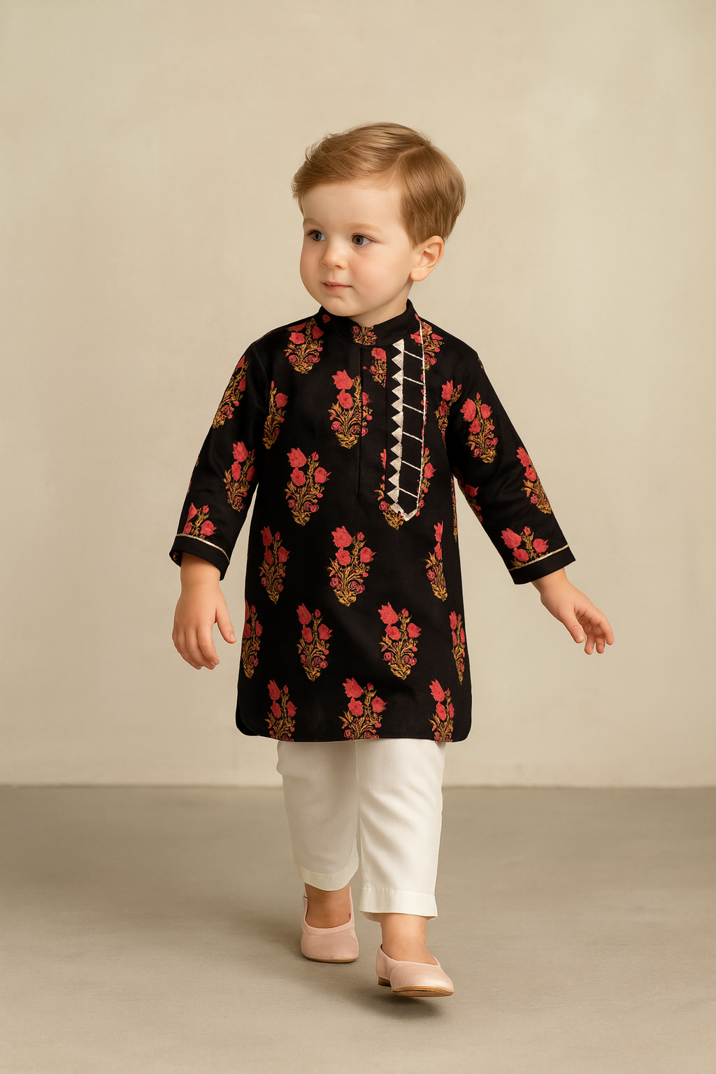 Pre Order: Leaf Adorned Black Floral Printed Kurta And Pyjama